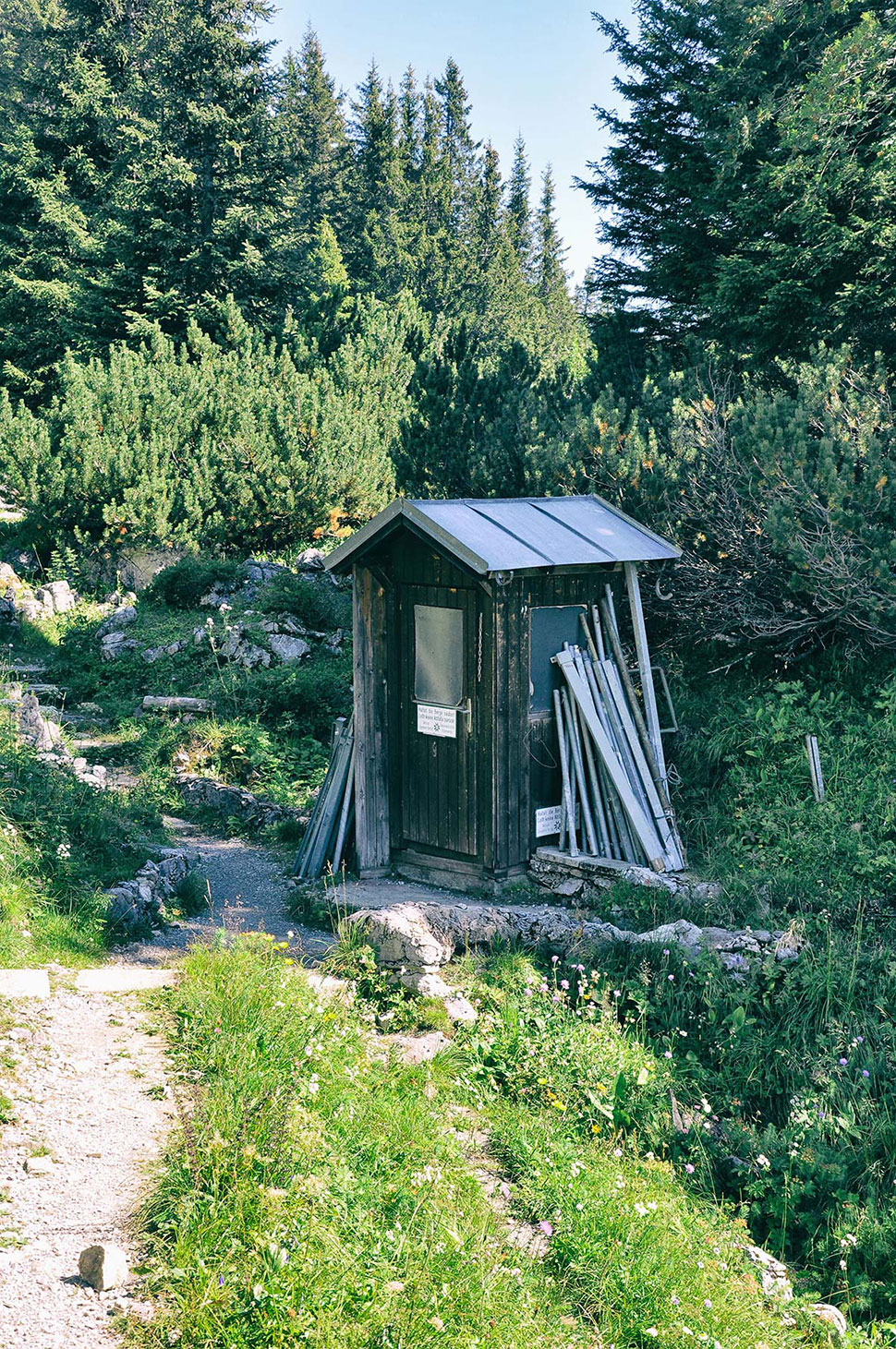 Werkzeughaus in den Bergen