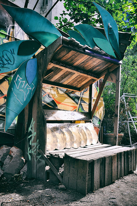 Sitzgelegenheit mit musikalischer Untermalung