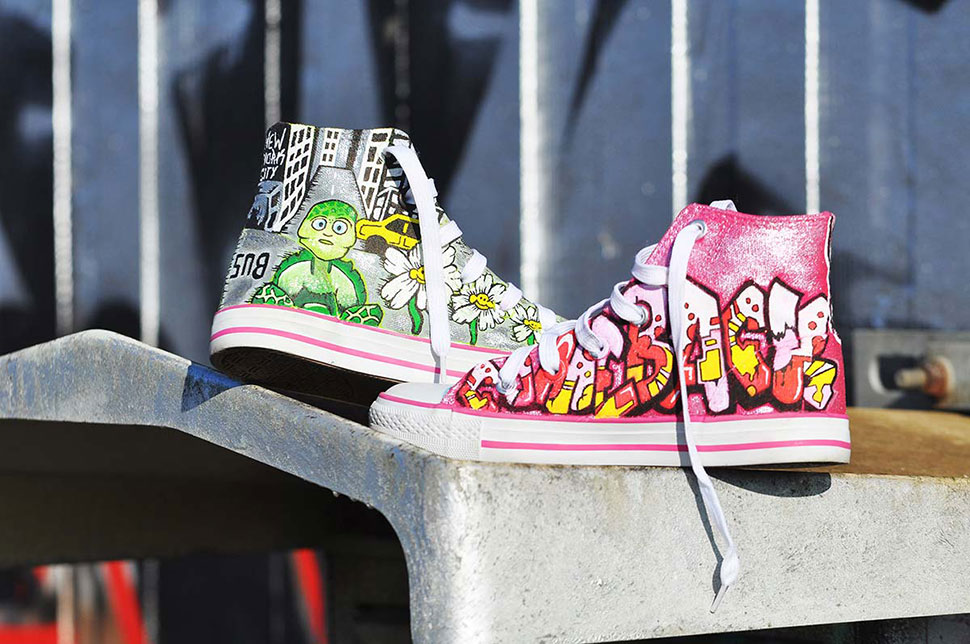 Schuhe im Sonnenlicht